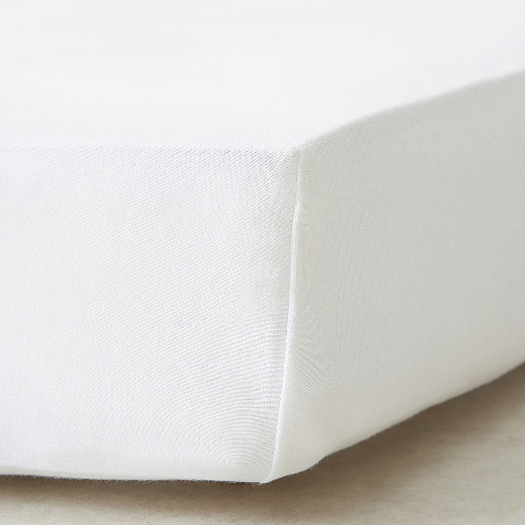 Premium Organic 100% Cotton Fitted Sheet to fit SnüzKot – 117 x 68cm - The Tiny Bed Company™